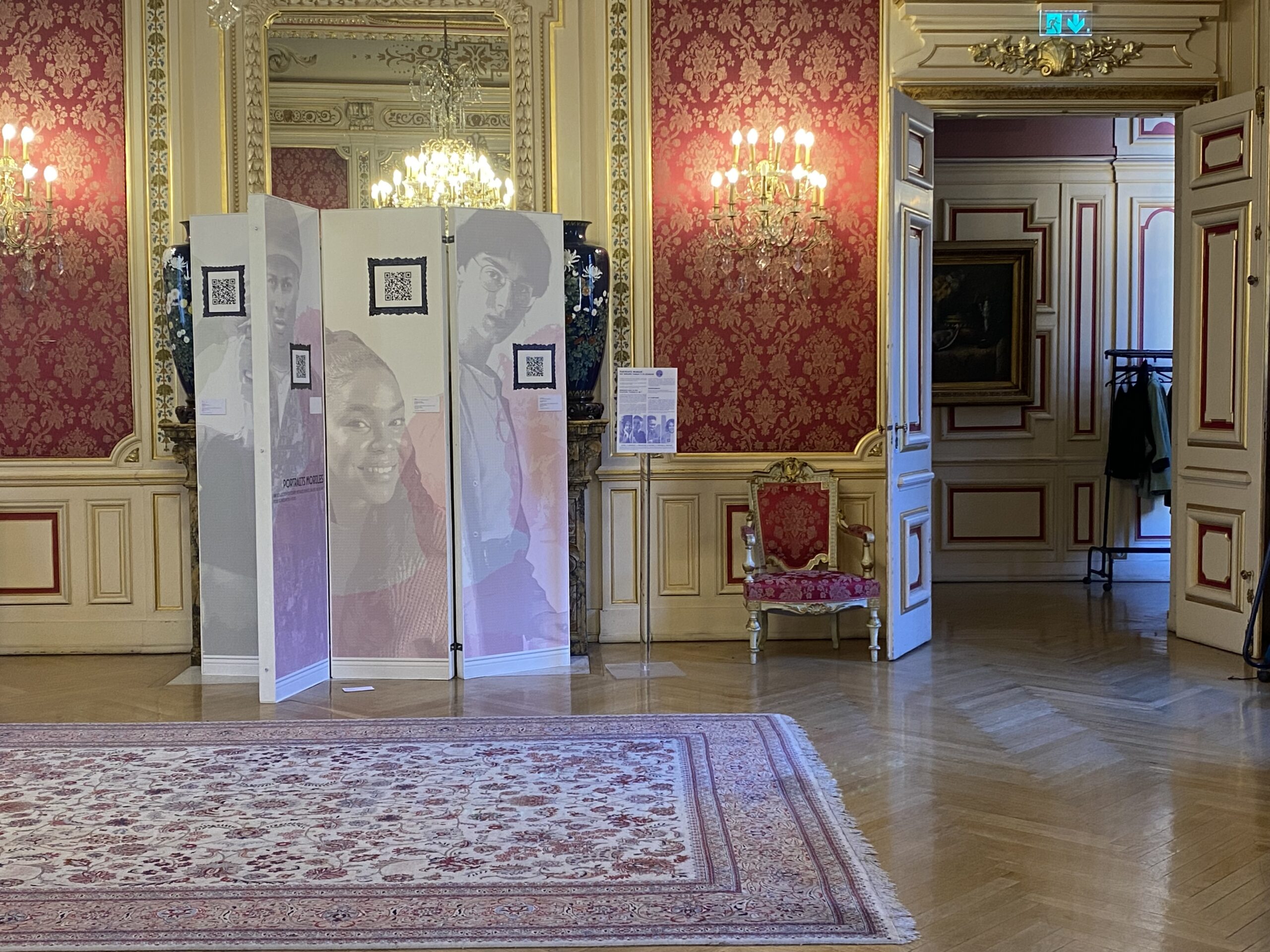 Portraits Mobiles - bloffique à la signature de la convention de l'EAC à la ville de Lyon